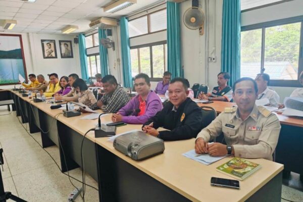 รองผู้อำนวยการผลึก เรืองสังข์ ประชุมการจัดการแข่งขันกีฬา อำเภอชะอวด ประจำปี 2567