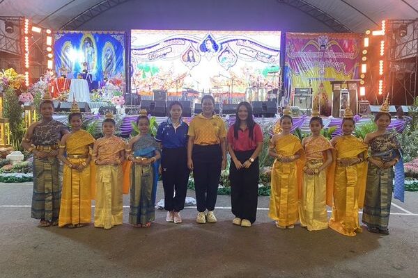 ชุมนุมนาฏศิลป์บ้านอวด ร่วมแสดงงานประเพณีลากพระชิงถ้วยพระราชทาน อำเภอชะอวด ประจำปี 2567